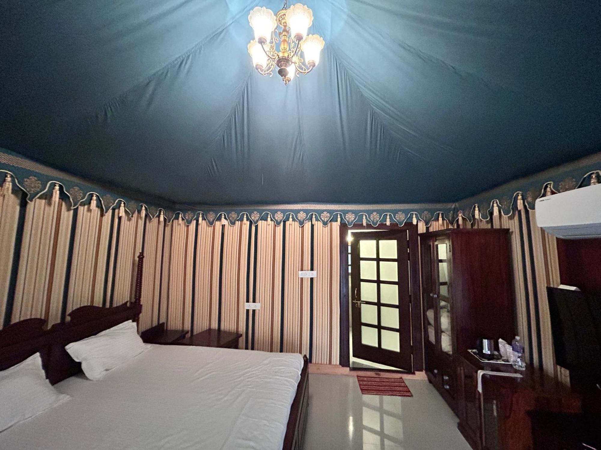 Royal Rajasthan Resort Sikar Extérieur photo