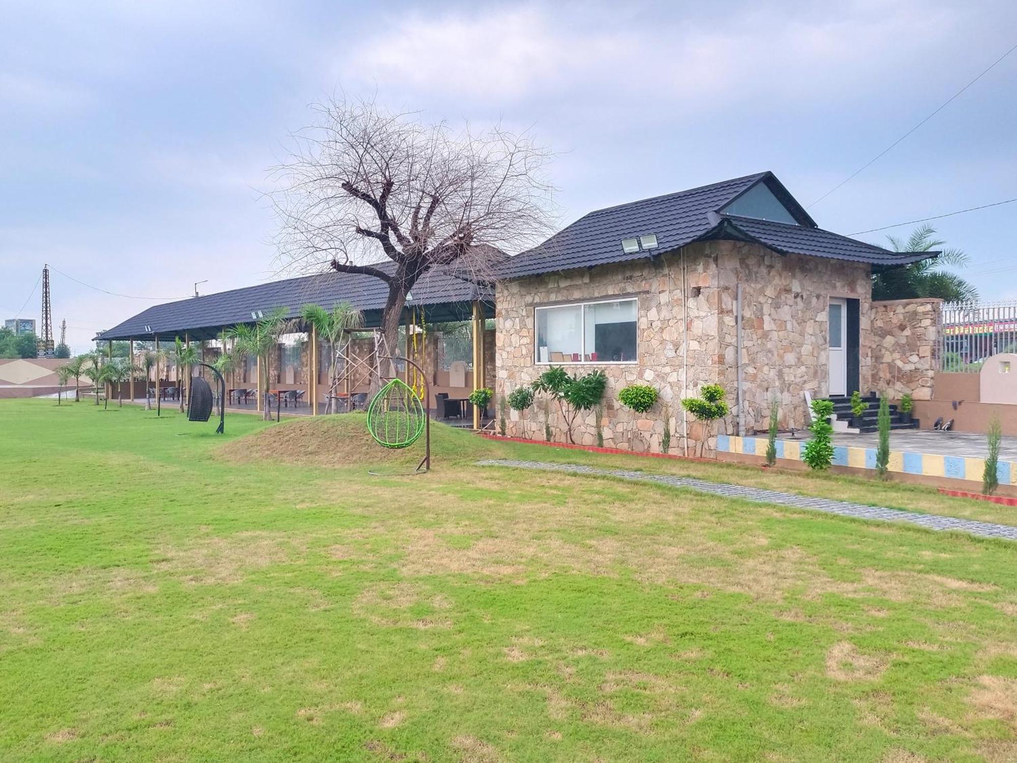 Royal Rajasthan Resort Sikar Extérieur photo